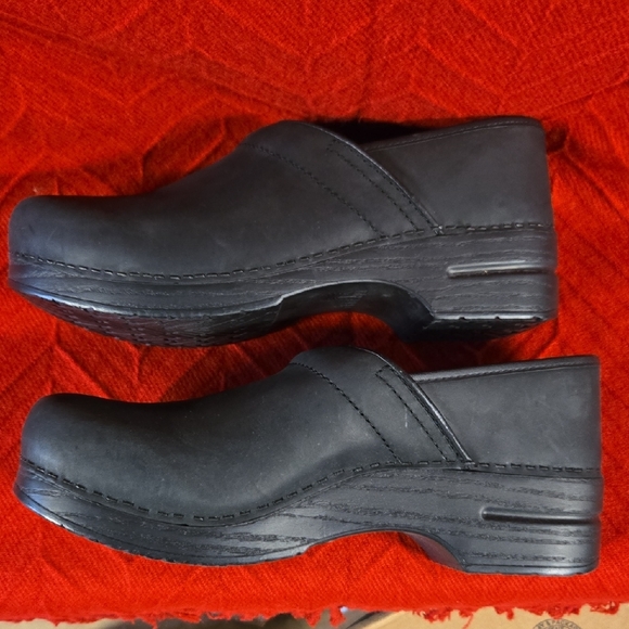 Dansko Men's Black Slip-On Loafers - Picture 6 of 6